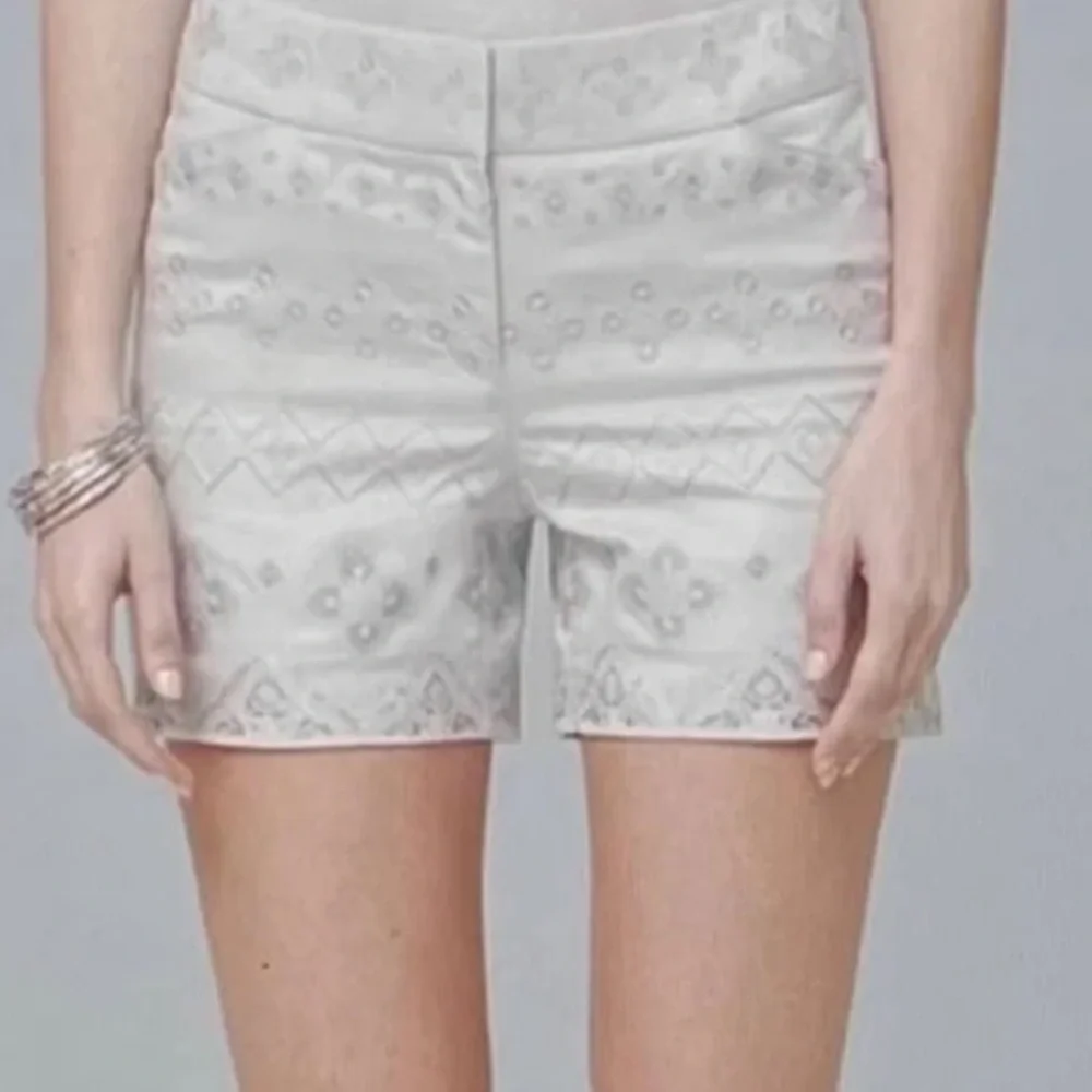 White House Black Market Gray Embroidered WHBM Women's 5” Shorts 10 - Picture 13 of 13